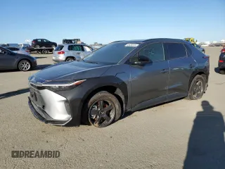 2024 Toyota bZ4X XLE with VIN JTMABACA4RA054871, listed as a Copart auction lot 43635915 with 3,206 mi miles and Salvage Title. Bid and sale history available at carsss.com. Image 1.