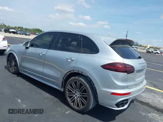 2016 Porsche Cayenne GTS z VIN WP1AD2A27GLA76018, wystawiony jako IAAI lot #42209515 z przebiegiem 49 432 mil mil oraz . Historia ofert i sprzedaży dostępna na DreamBid. Obrazek 3.
