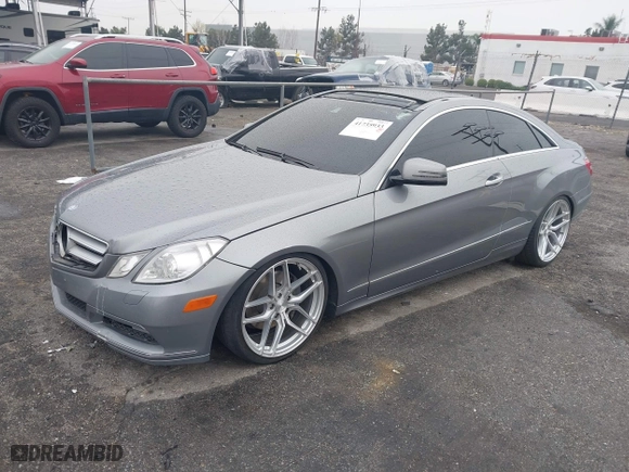 2011 Mercedes-Benz E-Class E 350 with VIN WDDKJ5GB6BF113516, listed as a IAAI auction lot 41735933 with 143,351 mi miles. Bid and sale history available at carsss.com. Image 17.