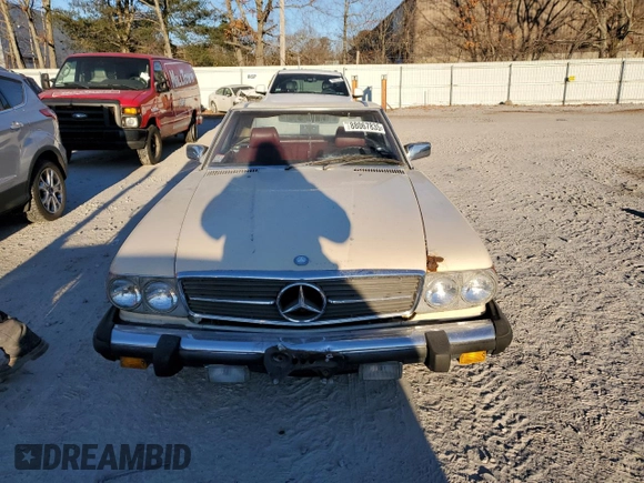 1985 Mercedes-Benz SL with VIN WDBBA45C0FA021352, listed as a Copart auction lot 88067835 with 104,110 mi miles and Clean title. Bid and sale history available at DreamBid. Image 5.