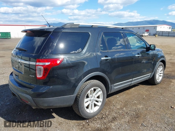 2013 Ford Explorer XLT with VIN 1FM5K8D82DGC91818, listed as a IAAI auction lot 42207489 with 242,496 mi miles and . Bid and sale history available at carsss.com. Image 4.