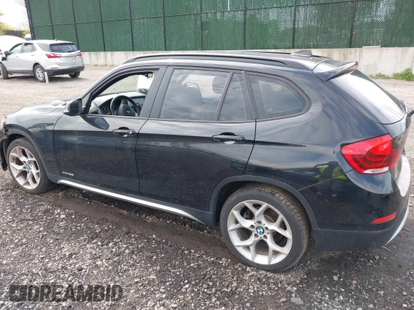 2013 BMW X1 xDrive28i z VIN WBAVL1C56DVR88949, wystawiony jako IAAI lot #42152710 z przebiegiem 93 136 mil mil oraz . Historia ofert i sprzedaży dostępna na DreamBid. Obrazek 14.