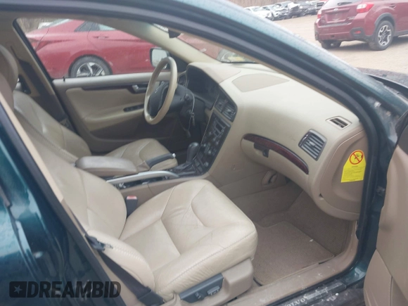 2002 Volvo V70 with VIN YV1SZ58D921077492, listed as a IAAI auction lot 42053894 with 167,887 mi miles and . Bid and sale history available at DreamBid. Image 5.