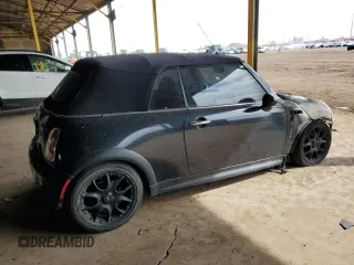 2007 MINI Convertible S z VIN WMWRH335X7TL94590, wystawiony jako Copart lot #49094295 z przebiegiem Nie podano mil oraz Szkoda całkowita • Salvage title. Historia ofert i sprzedaży dostępna na DreamBid. Obrazek 3.