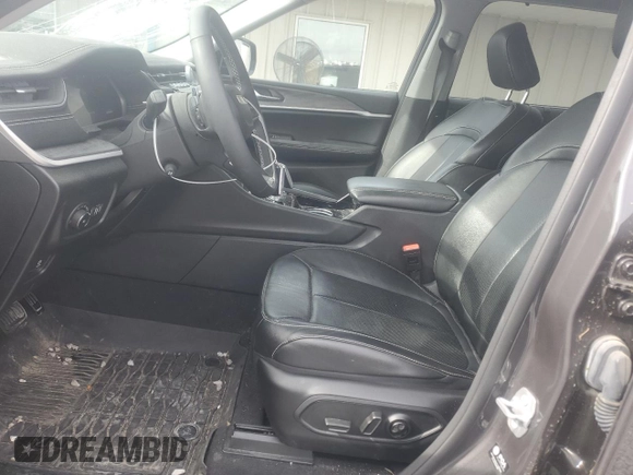 2023 Jeep Grand Cherokee Limited с VIN 1C4RJKBGXP8745070, выставлен на аукционе Copart как лот 53779755 с пробегом 32 997 миль миль и Списание • Salvage title. История ставок и продаж доступна на DreamBid. Изображение 7.