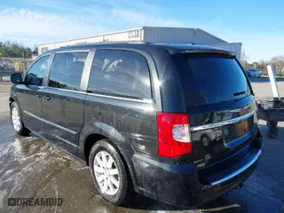 2015 Chrysler Town & Country Touring with VIN 2C4RC1BG1FR609174, listed as a IAAI auction lot 41527536 with 168,818 mi miles. Bid and sale history available at carsss.com. Image 3.