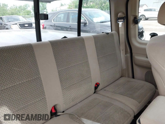 2002 Ford F-150 XL с VIN 1FTRX17W42NB62318, выставлен на аукционе IAAI как лот 42504137 с пробегом 221 200 миль миль и . История ставок и продаж доступна на DreamBid. Изображение 8.