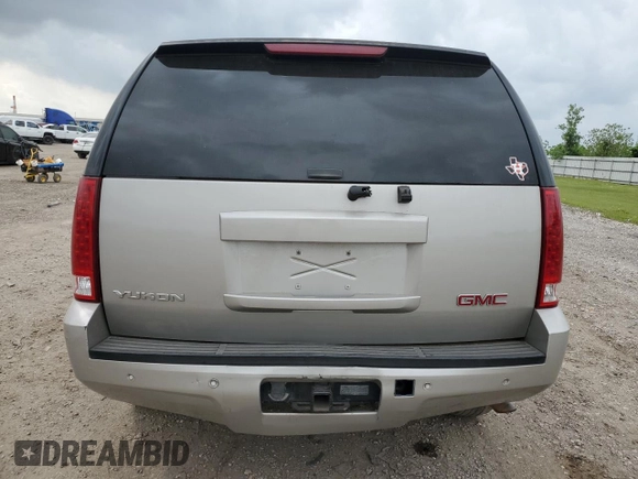 2007 GMC Yukon SLT with VIN 1GKFC13J77R120237, listed as a Copart auction lot 52671005 with 266,648 mi miles and Salvage Title. Bid and sale history available at carsss.com. Image 6.