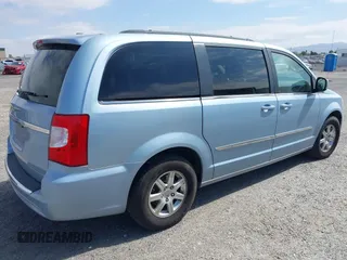 2013 Chrysler Town & Country Touring with VIN 2C4RC1BG6DR577044, listed as a IAAI auction lot 42081733 with 177,840 mi miles. Bid and sale history available at carsss.com. Image 4.