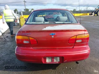 2001 Chevrolet Prizm z VIN 1Y1SK528X1Z406430, wystawiony jako IAAI lot #41789273 z przebiegiem 185 620 mil mil oraz . Historia ofert i sprzedaży dostępna na DreamBid. Obrazek 16.