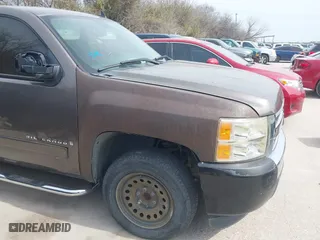 2008 Chevrolet Silverado 1500 LT w/1LT with VIN 2GCEC19J381213233, listed as a IAAI auction lot 41742515 with 241,275 mi miles. Bid and sale history available at carsss.com. Image 6.