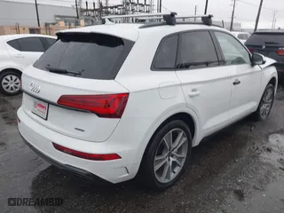 2025 Audi Q5 S line Premium with VIN WA1GAAFY2S2029189, listed as a IAAI auction lot 41576981 with 1,595 mi miles. Bid and sale history available at carsss.com. Image 4.