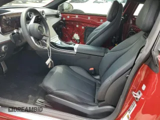 2024 Mercedes-Benz CLE 300 z VIN W1KMJ4HBXRF009459, wystawiony jako Copart lot #63585584 z przebiegiem 1306 mil mil oraz Szkody całkowita. Historia ofert i sprzedaży dostępna na DreamBid. Obrazek 7.