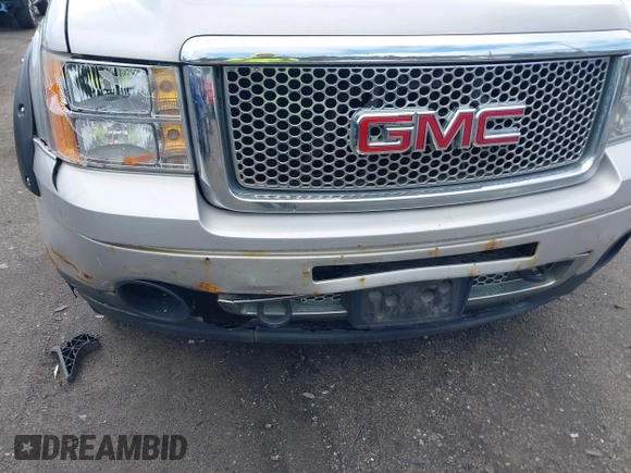 2008 GMC Sierra Denali z VIN 2GTEK638X81159807, wystawiony jako IAAI lot #42075788 z przebiegiem 143 393 mil mil oraz . Historia ofert i sprzedaży dostępna na DreamBid. Obrazek 6.