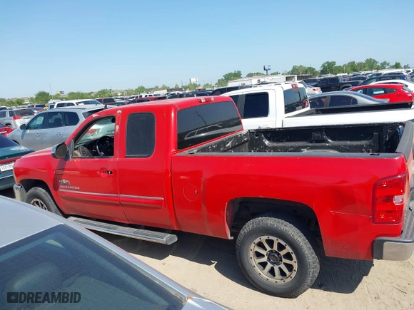 2012 Chevrolet Silverado 1500 LT with VIN 1GCRCSE03CZ319427, listed as a IAAI auction lot 41928431 with 98,408 mi miles. Bid and sale history available at carsss.com. Image 14.