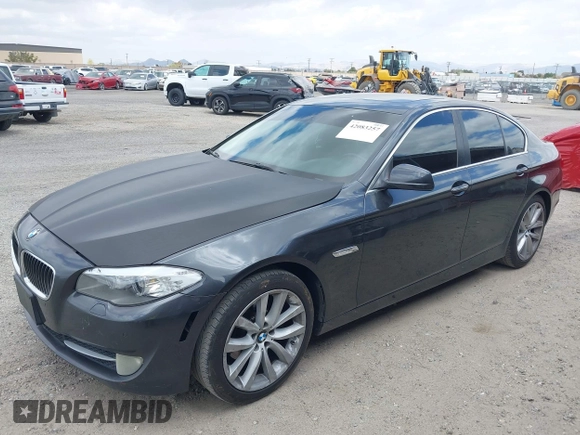 2012 BMW 5 Series 528i z VIN WBAXG5C52CDW24312, wystawiony jako IAAI lot #42083257 z przebiegiem 94 798 mil mil oraz . Historia ofert i sprzedaży dostępna na DreamBid. Obrazek 2.