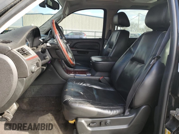 2011 Cadillac Escalade ESV Premium z VIN 1GYS4JEF3BR136731, wystawiony jako Copart lot #44778125 z przebiegiem 106 489 mil mil oraz Czysty tytuł • Clean title. Historia ofert i sprzedaży dostępna na DreamBid. Obrazek 7.