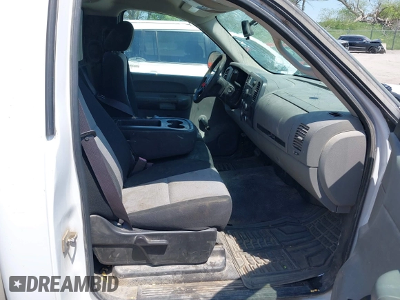 2009 GMC Sierra 1500 Work Truck z VIN 1GTEC14X19Z107738, wystawiony jako IAAI lot #42221514 z przebiegiem 144 789 mil mil oraz . Historia ofert i sprzedaży dostępna na DreamBid. Obrazek 8.