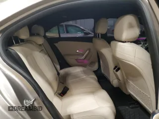 2019 Mercedes-Benz A 220 z VIN WDD3G4FB8KW001993, wystawiony jako Copart lot #49063505 z przebiegiem 60 043 mil mil oraz Nie do naprawy • Non repairable. Historia ofert i sprzedaży dostępna na DreamBid. Obrazek 10.