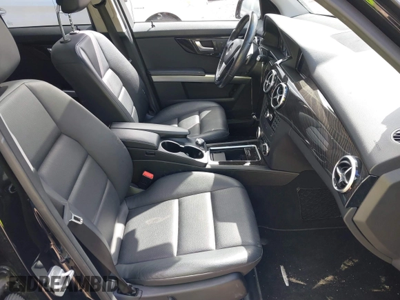 2015 Mercedes-Benz GLK with VIN WDCGG8JB0FG402300, listed as a IAAI auction lot 41969142 with 135,806 mi miles. Bid and sale history available at carsss.com. Image 5.