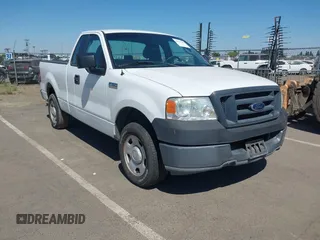 2005 Ford F-150 XL z VIN 1FTRF12295NB89896, wystawiony jako IAAI lot #42641183 z przebiegiem 221 807 mil mil oraz . Historia ofert i sprzedaży dostępna na DreamBid. Obrazek 1.