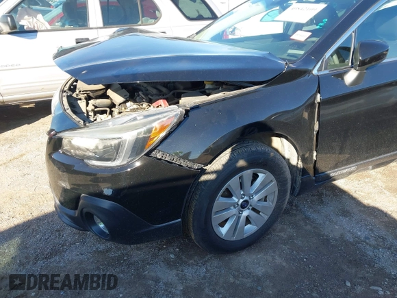 2019 Subaru Outback Premium with VIN 4S4BSAFC3K3366722, listed as a IAAI auction lot 40842109 with 62,617 mi miles. Bid and sale history available at carsss.com. Image 2.