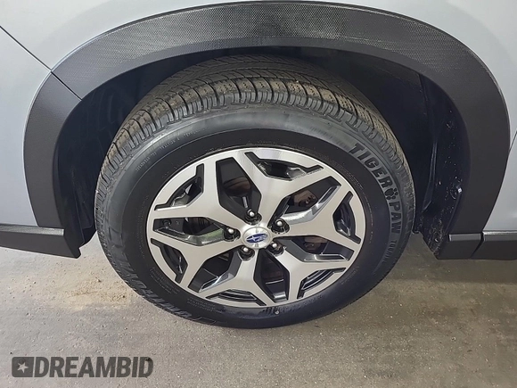 2019 Subaru Forester Premium with VIN JF2SKAGC7KH552139, listed as a IAAI auction lot 42566945 with 204,278 mi miles and . Bid and sale history available at DreamBid. Image 36.