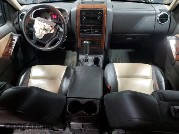 2010 Ford Explorer Eddie Bauer z VIN 1FMEU7EEXAUB03116, wystawiony jako Copart lot #56654435 z przebiegiem 175 866 mil mil oraz Szkoda całkowita • Salvage title. Historia ofert i sprzedaży dostępna na DreamBid. Obrazek 8.