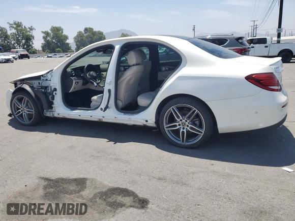 2019 Mercedes-Benz E 300 z VIN WDDZF4JB9KA576766, wystawiony jako Copart lot #60802705 z przebiegiem 61 374 mil mil oraz Czysty tytuł • Clean title. Historia ofert i sprzedaży dostępna na DreamBid. Obrazek 2.
