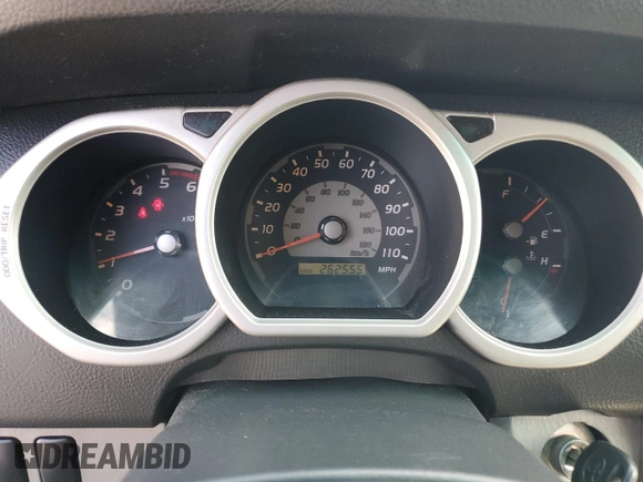 2004 Toyota 4Runner SR5 with VIN JTEBT14R548013439, listed as a Copart auction lot 54211795 with 262,555 mi miles and Clean Title. Bid and sale history available at DreamBid. Image 9.