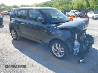 2023 Kia Soul LX with VIN KNDJ23AU8P7883705, listed as a IAAI auction lot 42212658 with 43,707 mi miles and . Bid and sale history available at DreamBid. Image 1.
