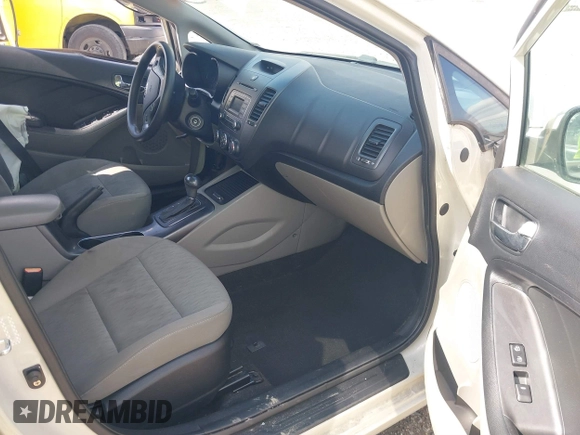 2015 Kia Forte LX with VIN KNAFK4A68F5364092, listed as a IAAI auction lot 41812358 with 100,682 mi miles. Bid and sale history available at carsss.com. Image 5.