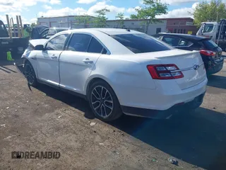 2017 Ford Taurus Limited z VIN 1FAHP2J85HG115863, wystawiony jako IAAI lot #42336857 z przebiegiem 152 890 mil mil oraz . Historia ofert i sprzedaży dostępna na DreamBid. Obrazek 3.