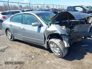 2009 Nissan Altima 2.5 z VIN 1N4AL21E29N470697, wystawiony jako IAAI lot #42046190 z przebiegiem 96 619 mil mil oraz . Historia ofert i sprzedaży dostępna na DreamBid. Obrazek 1.