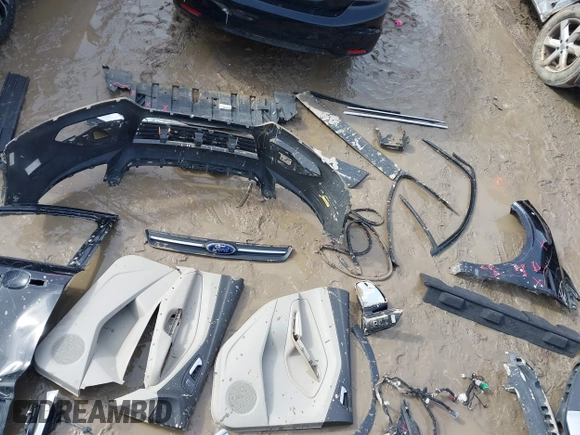 2013 Ford Escape SE с VIN 1FMCU0GX0DUD08753, выставлен на аукционе IAAI как лот 41674828 с пробегом 149 850 миль миль и . История ставок и продаж доступна на DreamBid. Изображение 12.