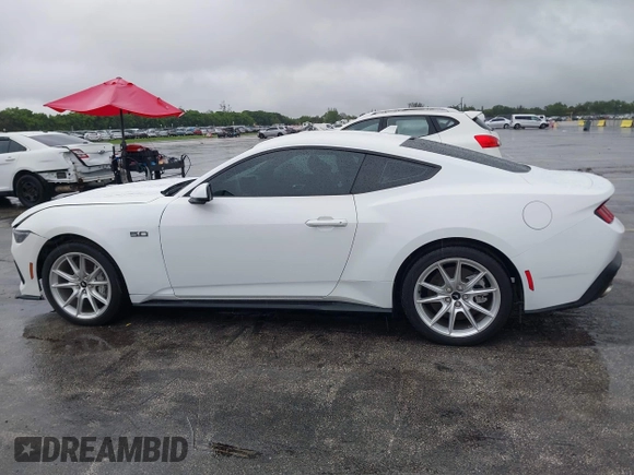 2024 Ford Mustang GT with VIN 1FA6P8CF2R5400362, listed as a IAAI auction lot 42424355 with 5,475 mi miles and . Bid and sale history available at DreamBid. Image 14.