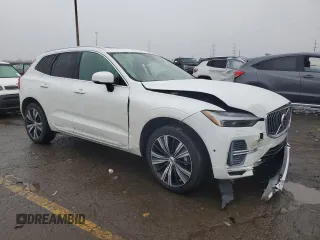 2023 Volvo XC60 Plus Bright Theme with VIN YV4L12RN9P1307107, listed as a Copart auction lot 85085924 with 25,359 mi miles and Salvage Title. Bid and sale history available at carsss.com. Image 4.