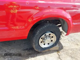 2000 Ford F-350 XL with VIN 3FTSW30F7YMA33373, listed as a IAAI auction lot 42512365 with 318,628 mi miles and . Bid and sale history available at DreamBid. Image 6.