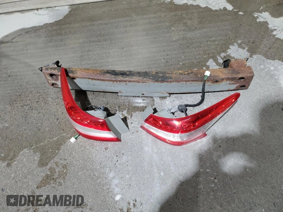 2014 Nissan Sentra SV z VIN 3N1AB7AP2EY309620, wystawiony jako Copart lot #57962065 z przebiegiem 159 247 mil mil oraz Szkoda całkowita • Salvage title. Historia ofert i sprzedaży dostępna na DreamBid. Obrazek 12.