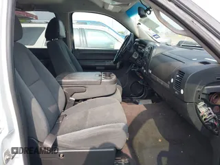 2008 Chevrolet Silverado 1500 1LT with VIN 3GCEC13058G305273, listed as a IAAI auction lot 41630003 with 301,420 mi miles and . Bid and sale history available at DreamBid. Image 5.