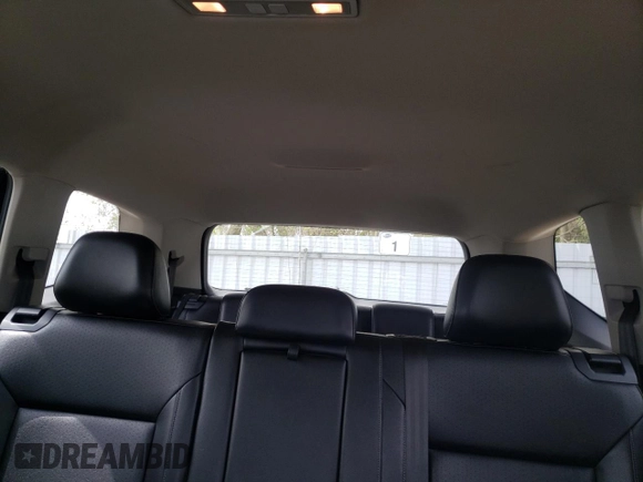 2018 Volkswagen Atlas SE z VIN 1V2LR2CA2JC506981, wystawiony jako Copart lot #55067115 z przebiegiem 140 545 mil mil oraz Szkody całkowita. Historia ofert i sprzedaży dostępna na DreamBid. Obrazek 10.