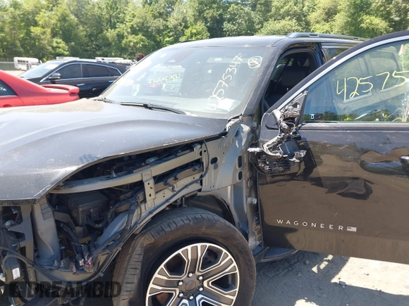2024 Jeep Wagoneer Series II с VIN 1C4SJRBP1RS177002, выставлен на аукционе IAAI как лот 42575347 с пробегом 27 614 миль миль и . История ставок и продаж доступна на DreamBid. Изображение 18.
