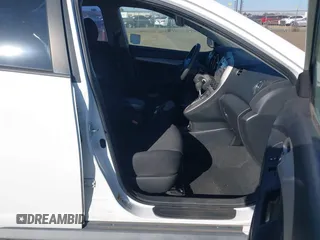 2010 Pontiac Vibe w/1SB with VIN 5Y2SP6E05AZ412346, listed as a IAAI auction lot 41422183 with 135,601 mi miles. Bid and sale history available at carsss.com. Image 5.