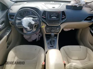 2020 Jeep Cherokee Latitude z VIN 1C4PJLCB6LD525488, wystawiony jako Copart lot #51165335 z przebiegiem 63 241 mil mil oraz Szkoda całkowita • Salvage title. Historia ofert i sprzedaży dostępna na DreamBid. Obrazek 8.
