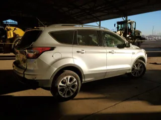 2018 Ford Escape SE with VIN 1FMCU0GD3JUC88645, listed as a Copart auction lot 88528915 with 113,732 mi miles and Salvage Title. Bid and sale history available at carsss.com. Image 3.
