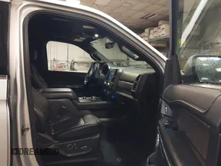 2019 Ford Expedition Max Limited z VIN 1FMJK2AT8KEA38399, wystawiony jako IAAI lot #41887955 z przebiegiem 108 631 mil mil oraz . Historia ofert i sprzedaży dostępna na DreamBid. Obrazek 5.