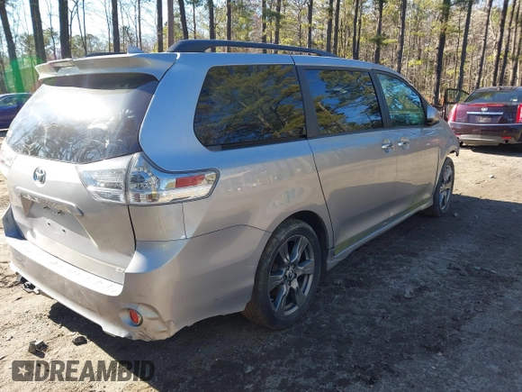 2018 Toyota Sienna SE z VIN 5TDXZ3DC3JS927325, wystawiony jako IAAI lot #41708684 z przebiegiem 95 929 mil mil oraz . Historia ofert i sprzedaży dostępna na DreamBid. Obrazek 4.