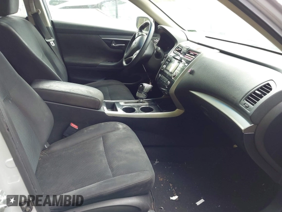 2014 Nissan Altima SV with VIN 1N4AL3AP5EC326056, listed as a IAAI auction lot 42143855 with 272,178 mi miles and . Bid and sale history available at carsss.com. Image 5.
