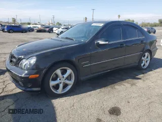 2005 Mercedes-Benz C 230 Kompressor z VIN WDBRF40J55F704686, wystawiony jako Copart lot #54995365 z przebiegiem 247 576 mil mil oraz Szkoda całkowita • Salvage title. Historia ofert i sprzedaży dostępna na DreamBid. Obrazek 1.
