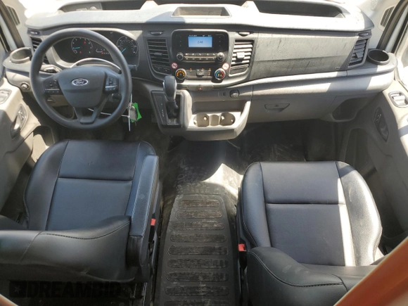 2024 Ford Transit Cargo z VIN 1FTBR2X8XRKA11725, wystawiony jako Copart lot #57682345 z przebiegiem 53 975 mil mil oraz Czysty tytuł • Clean title. Historia ofert i sprzedaży dostępna na DreamBid. Obrazek 8.